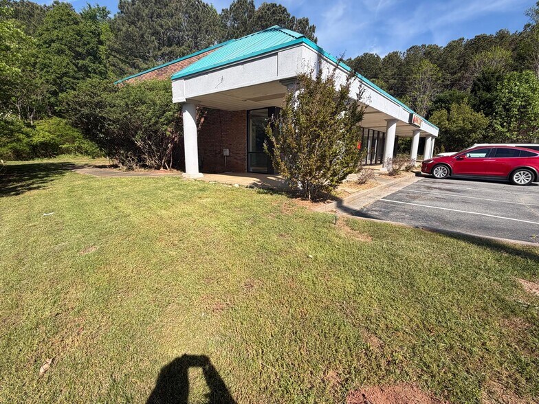 More Photos Of 6449 Bells Ferry Rd, Woodstock Convenience Store For Lease