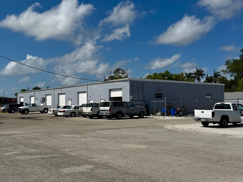 Primary Photo Of 504 Center Rd, Fort Myers Warehouse For Lease