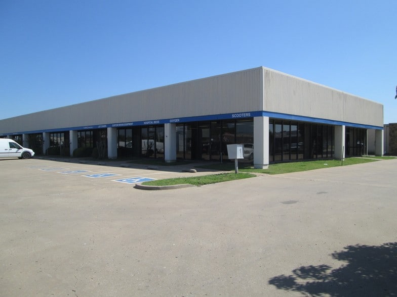 More Photos Of 5333 S Mingo Rd, Tulsa Showroom For Lease