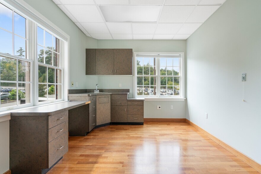 More Photos Of 223 Chief Justice Cushing Hwy, Cohasset Medical For Lease