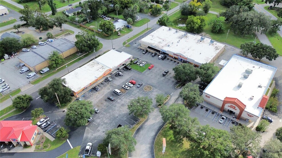 More Photos Of 5810-5840 SE Abshier Blvd, Belleview Storefront For Lease