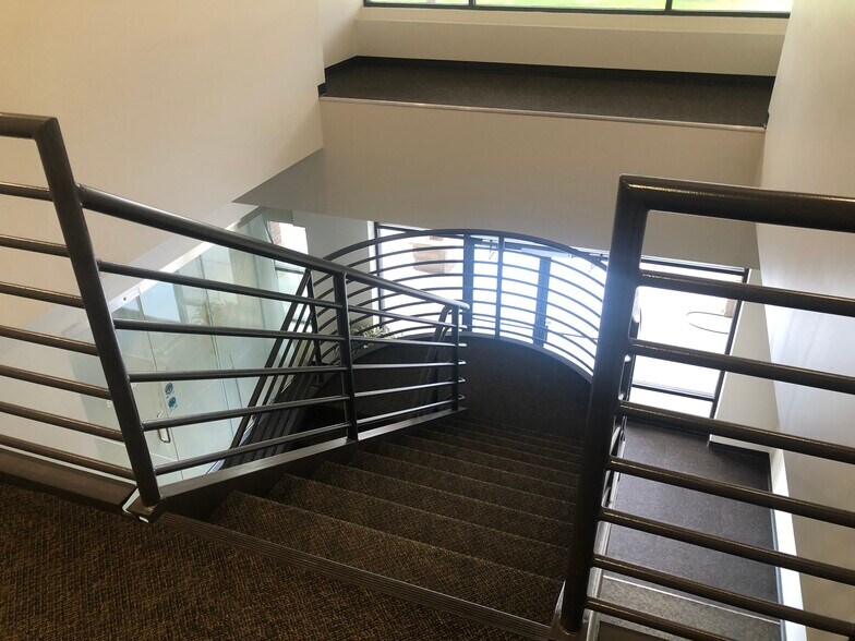 More Photos Of 2637 S 158th Plz, Omaha Office For Lease