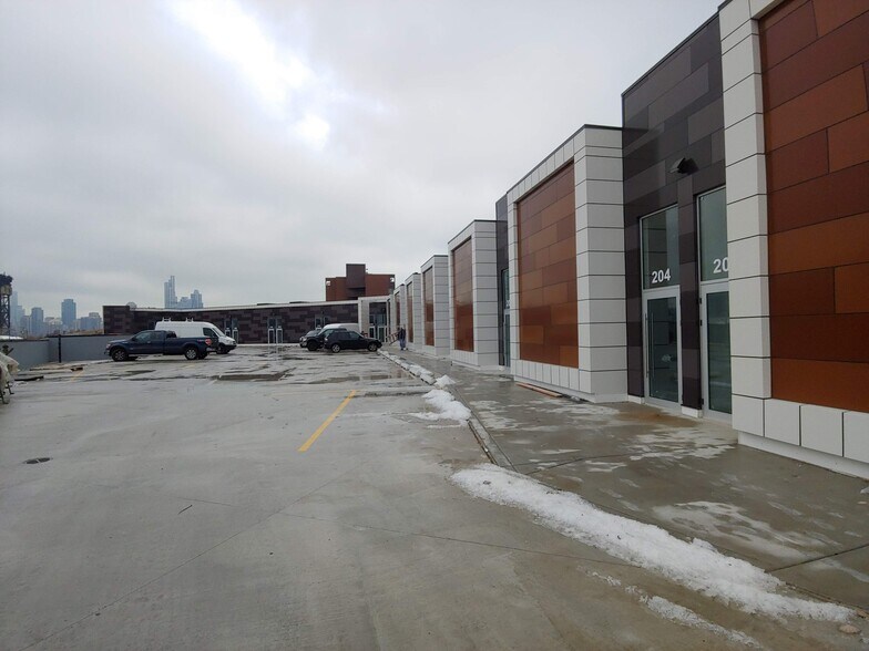 More Photos Of 2252 S Canal St, Chicago Storefront For Lease