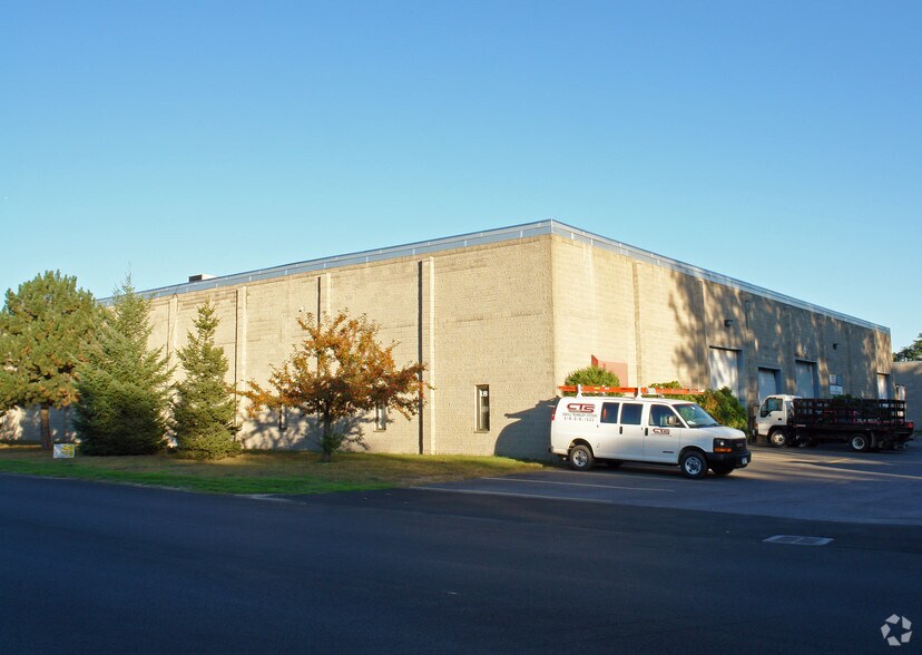 More Photos Of 18 Walker Way, Albany Light Distribution For Lease