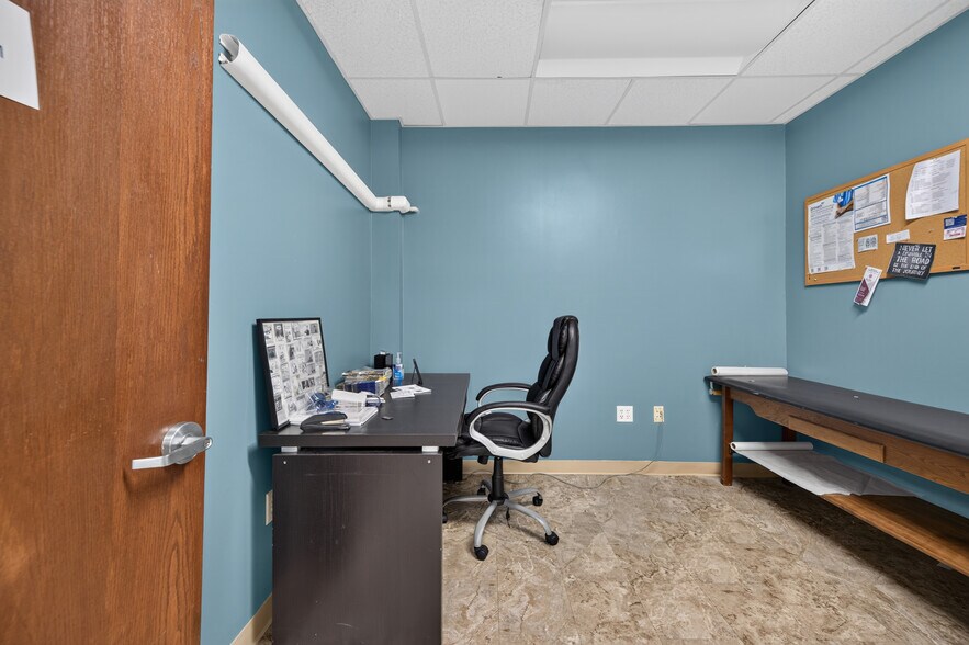 More Photos Of 15-21 School St, Quincy Medical For Sale