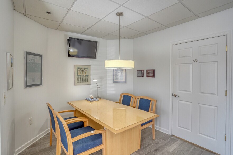 More Photos Of 110 Anglers Rd, Lewes Hotel For Sale