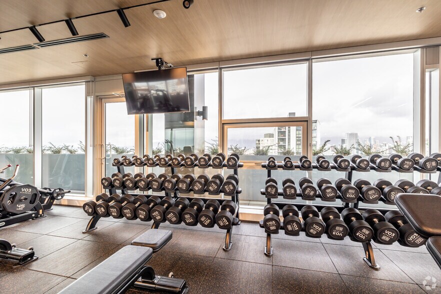 More Photos Of 2488 Granville St, Vancouver Apartments For Lease