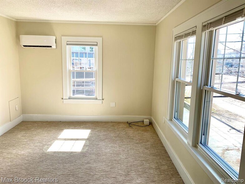 More Photos Of 156 N Worth St, Birmingham Multifamily For Sale