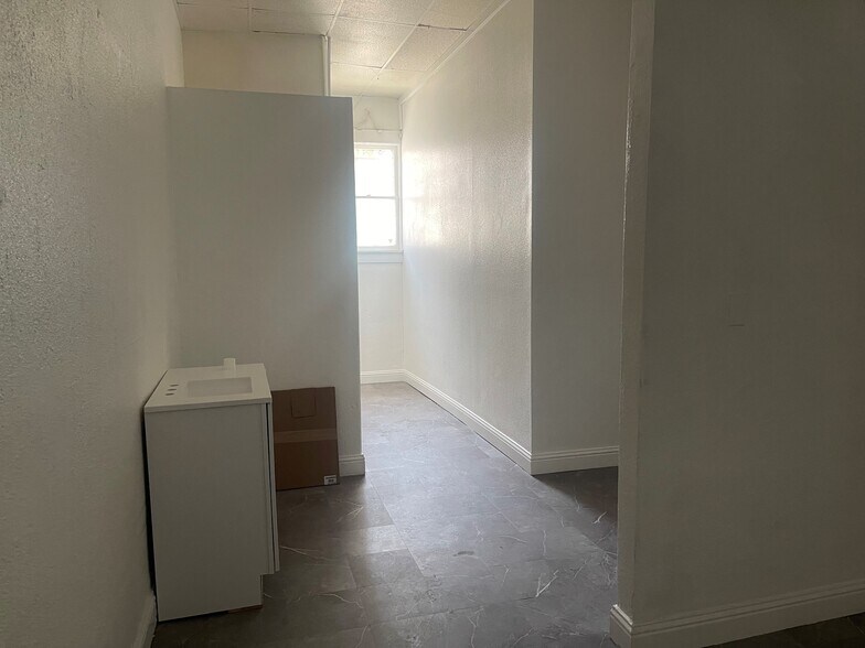 More Photos Of 172 N Main St, Porterville Freestanding For Lease