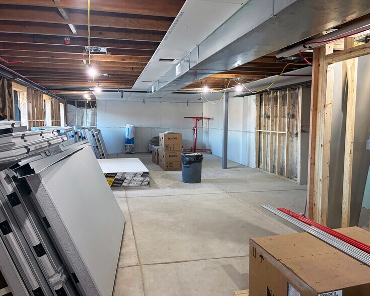 More Photos Of 101-105 W State St, Geneva Restaurant For Lease