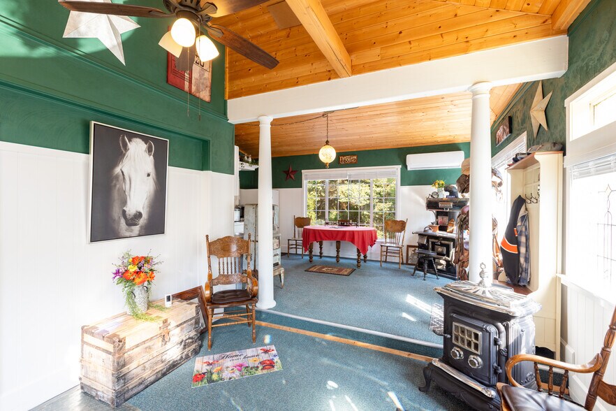 More Photos Of 620 Davis St, Wasco Specialty For Sale
