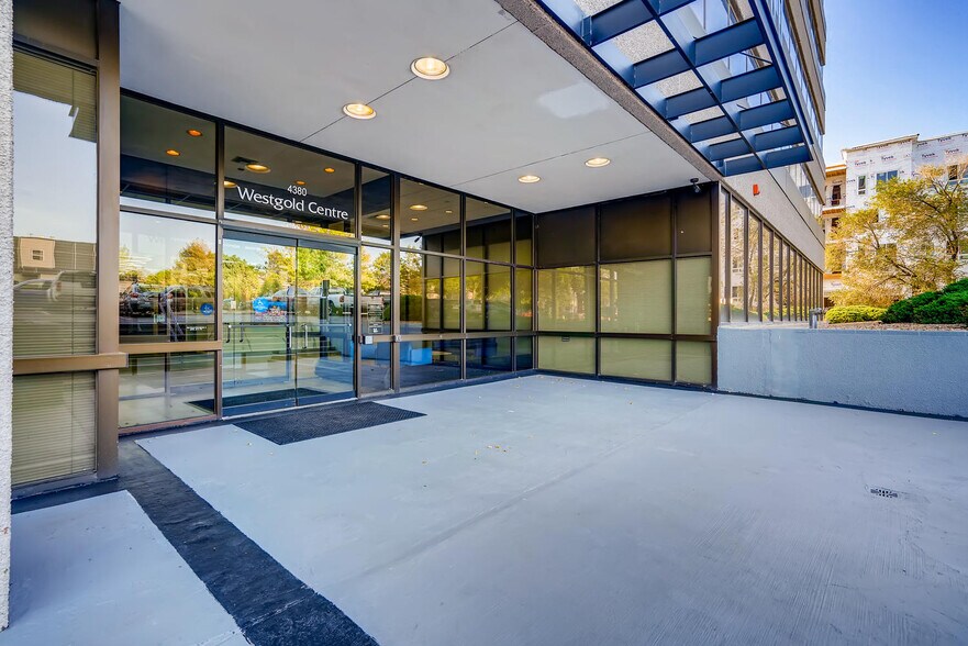 More Photos Of 4380 S Syracuse St, Denver Office For Lease