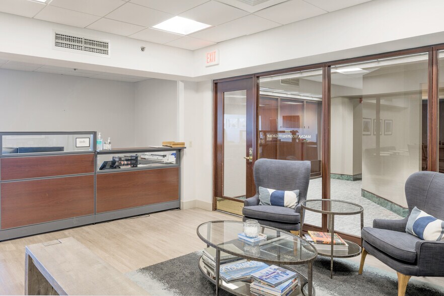 More Photos Of 300 Centerville Rd, Warwick Medical For Sale