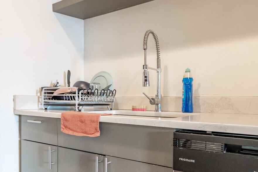 More Photos Of 121 Montgomery St, Newburgh Apartments For Sale