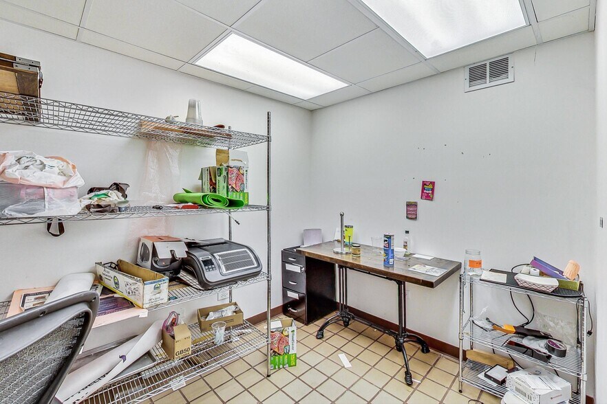 More Photos Of 1359 N Milwaukee Ave, Chicago Restaurant For Sale