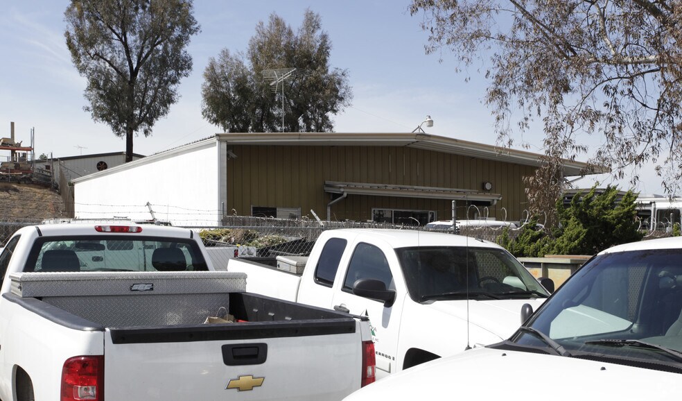 More Photos Of 135-215 Engel St, Escondido Warehouse For Lease