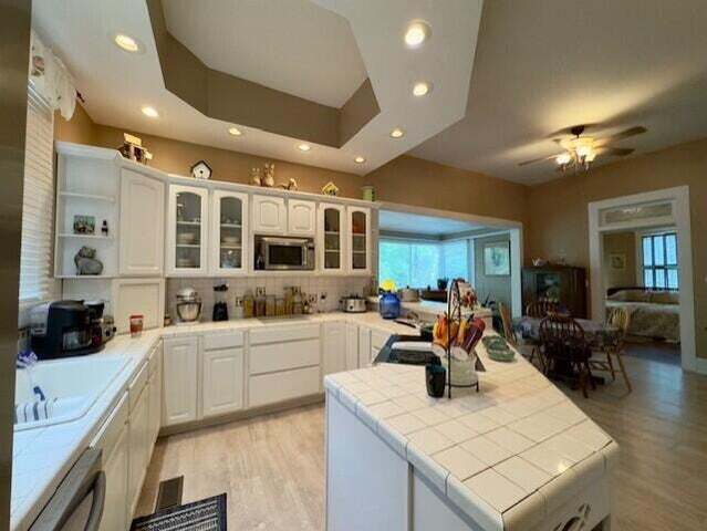 More Photos Of 924 Fillmore St, Corinth Hotel For Sale