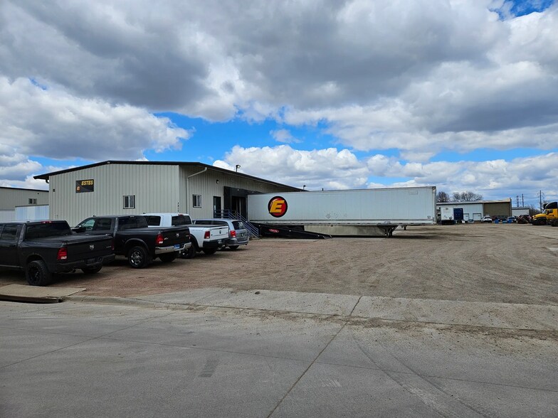 More Photos Of 3410 W Eide Dr, Sioux Falls Warehouse For Sale