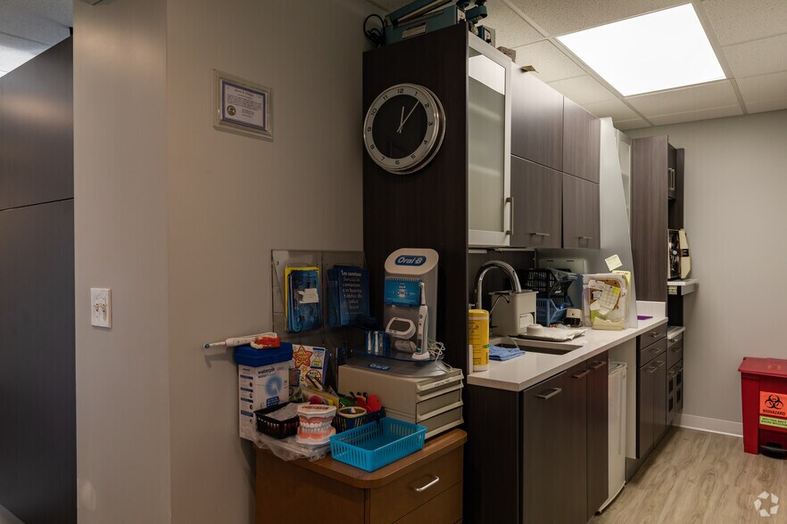 More Photos Of 1835 N 19th Ave, Melrose Park Medical For Lease