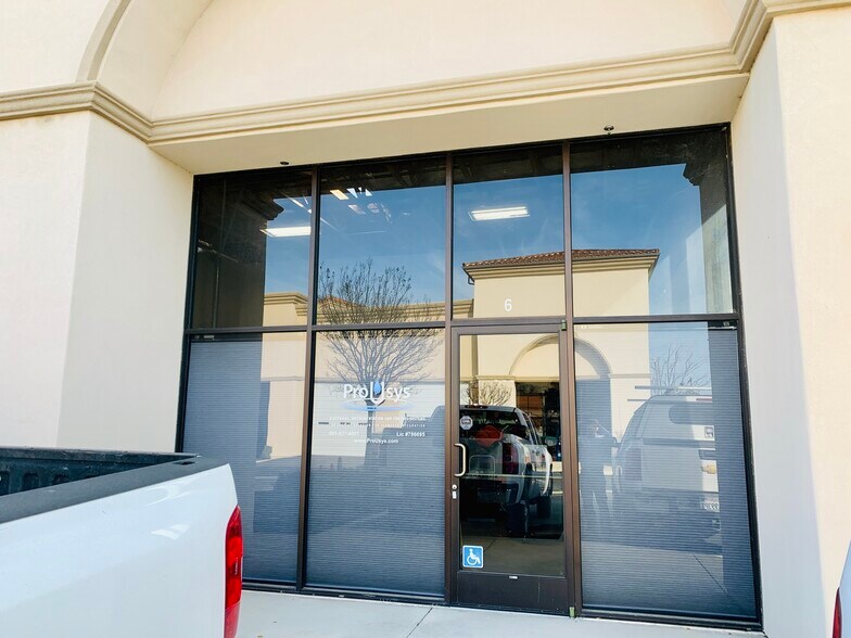 More Photos Of 2105 Wisteria Ln, Paso Robles Warehouse For Lease