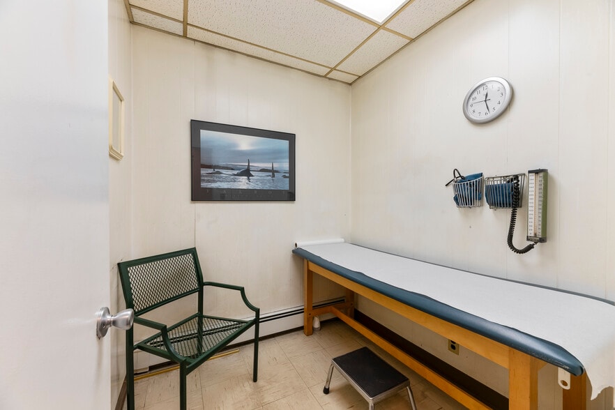 More Photos Of 137 Livingston Ave, New Brunswick Office Residential For Sale