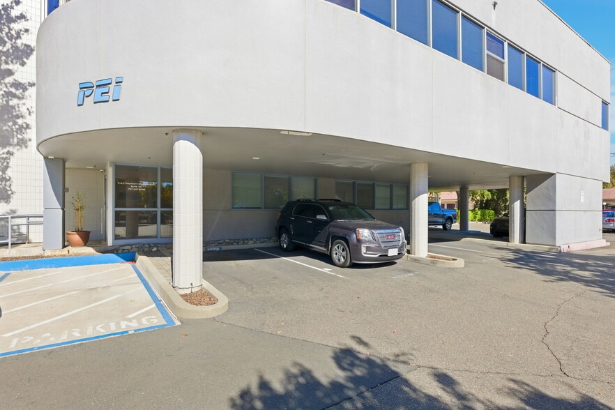 More Photos Of 425 Merchant St, Vacaville Office For Sale