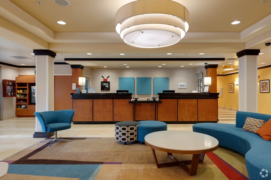 More Photos Of 1319 E King Ave, Kingsland Hotel For Sale