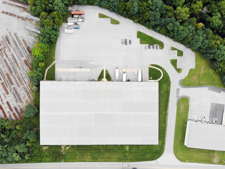 More Photos Of 365 Emig Rd, York Warehouse For Lease