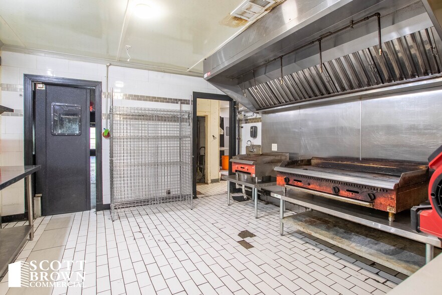 More Photos Of 424 Bryan St, Denton Restaurant For Sale