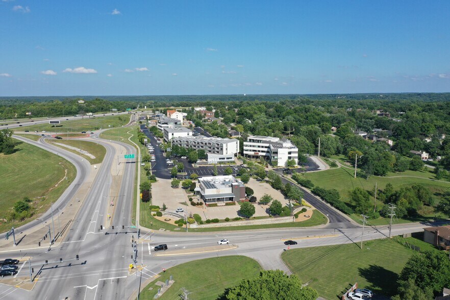 More Photos Of 2144 E Republic Rd, Springfield Business Park For Lease