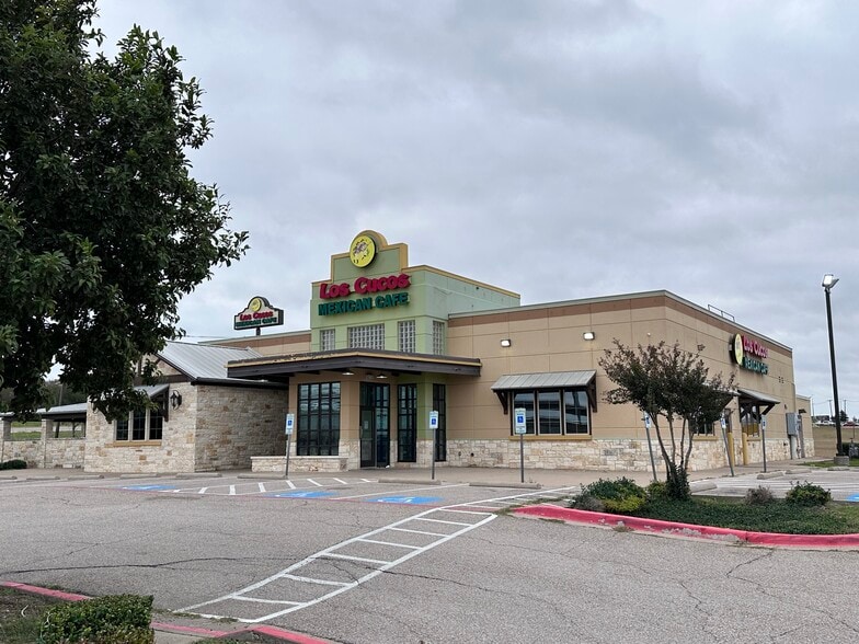 Primary Photo Of 2805 W Loop 340, Waco Restaurant For Sale