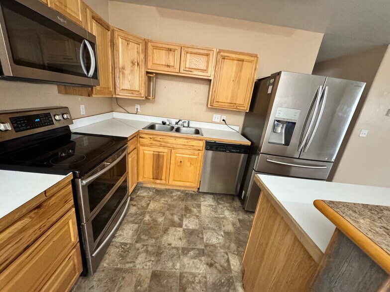 More Photos Of 1550 Missouri Valley Rd, Riverton Restaurant For Sale