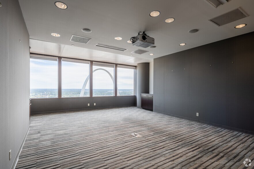 More Photos Of 211 N Broadway, Saint Louis Office For Lease