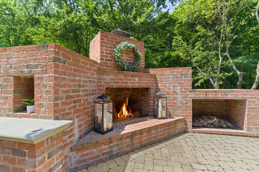 More Photos Of 5455 Plantation Rd, Sunbury Lodge Meeting Hall For Sale