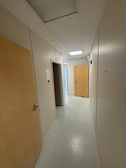More Photos Of 5538 Maccorkle Ave SE, Charleston Office For Lease