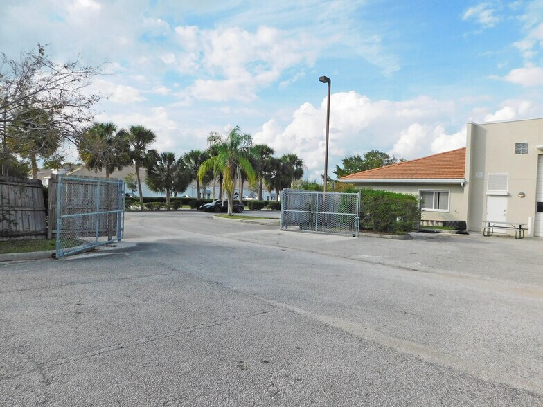 More Photos Of 5145 Commercial Dr, Melbourne Warehouse For Lease