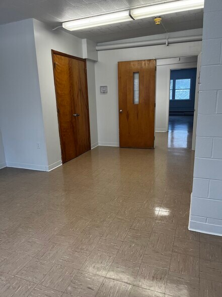 More Photos Of 49 Jefferson St, Phoenix Specialty For Lease