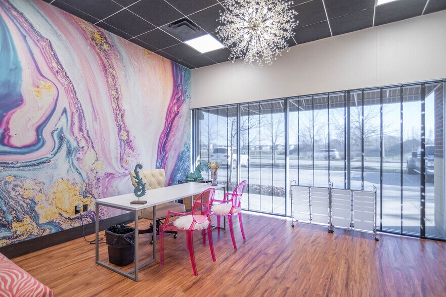 More Photos Of 170 N Perry Rd, Plainfield Freestanding For Lease