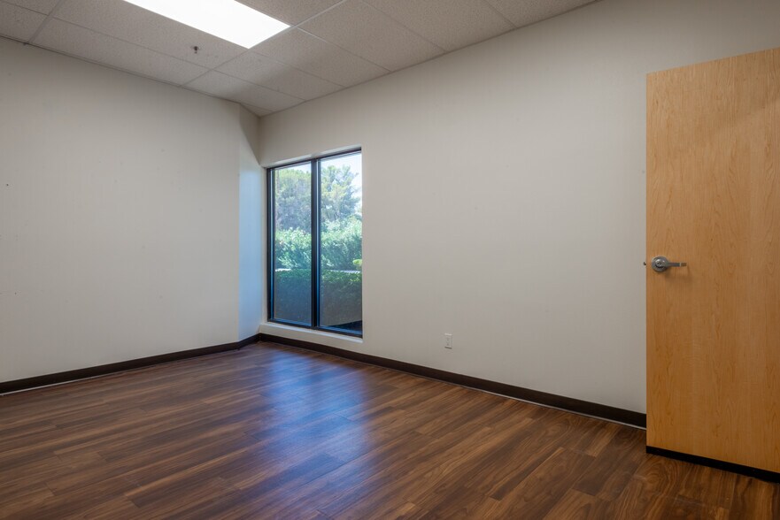 More Photos Of 500 S Rancho Dr, Las Vegas Loft Creative Space For Lease