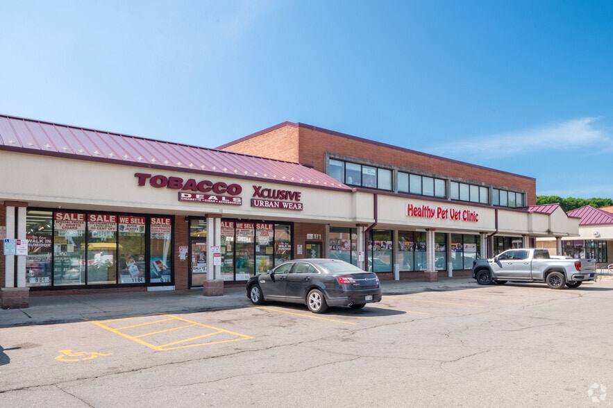 More Photos Of 2705 E Washington Ave, Madison Storefront For Sale