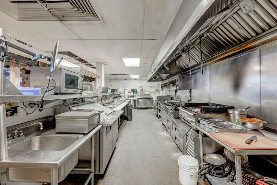 More Photos Of 922-926 Victorian Ave, Sparks General Retail For Sale