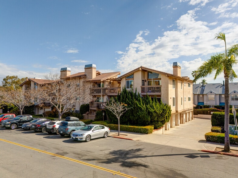 More Photos Of 4069 Goldfinch St, San Diego Apartments For Sale