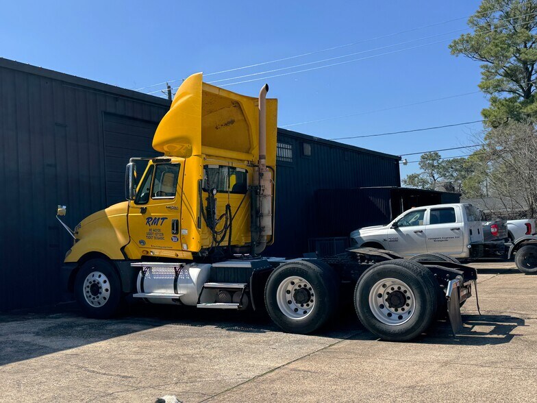 More Photos Of 7206 Elbert, Houston Industrial For Sale