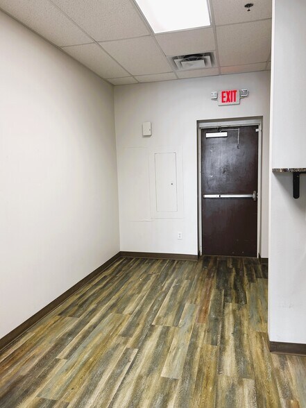 More Photos Of 5734 Sheridan Lake Rd, Rapid City General Retail For Lease