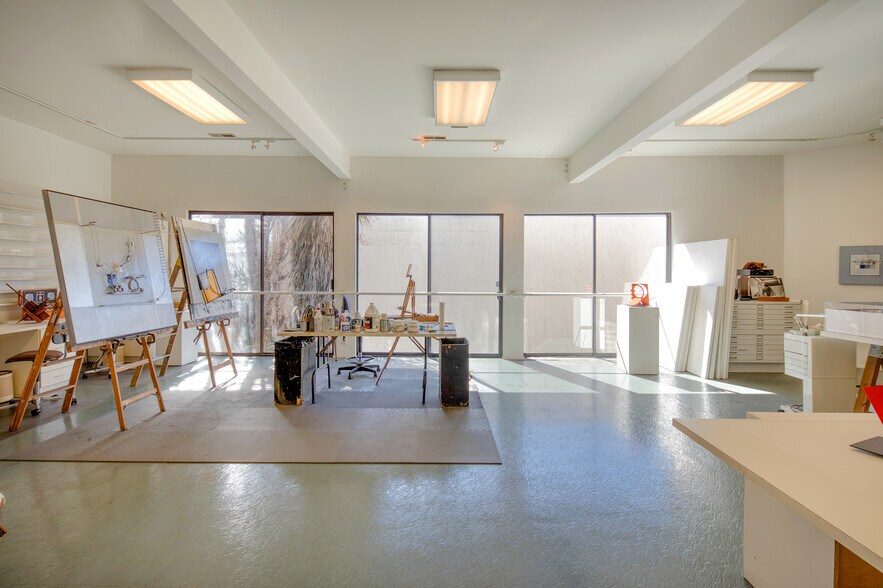 More Photos Of 250 Dore St, San Francisco Light Distribution For Sale