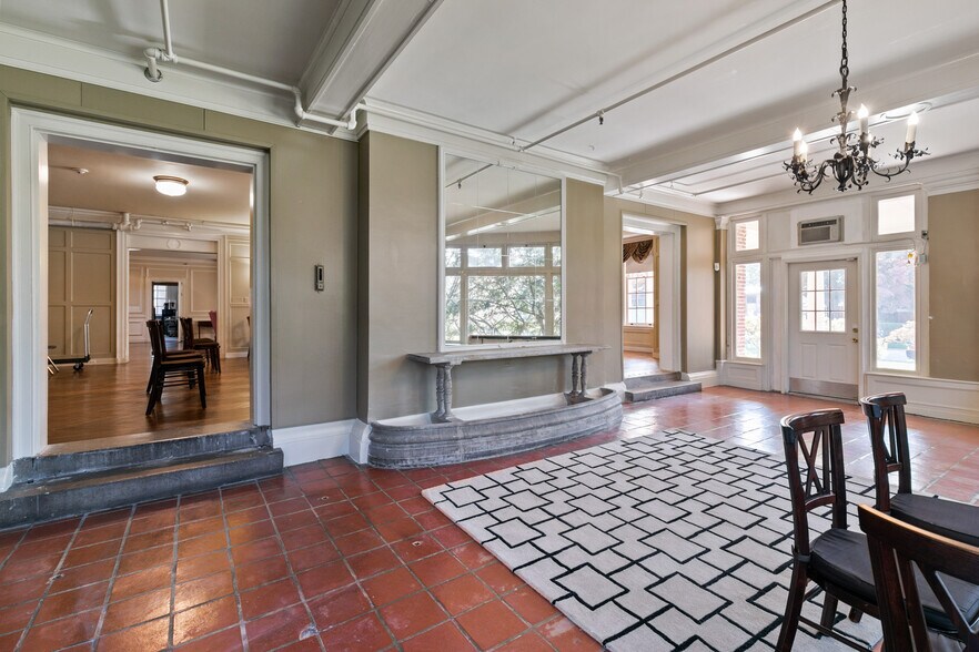 More Photos Of 6399 Drexel Rd, Philadelphia Apartments For Lease