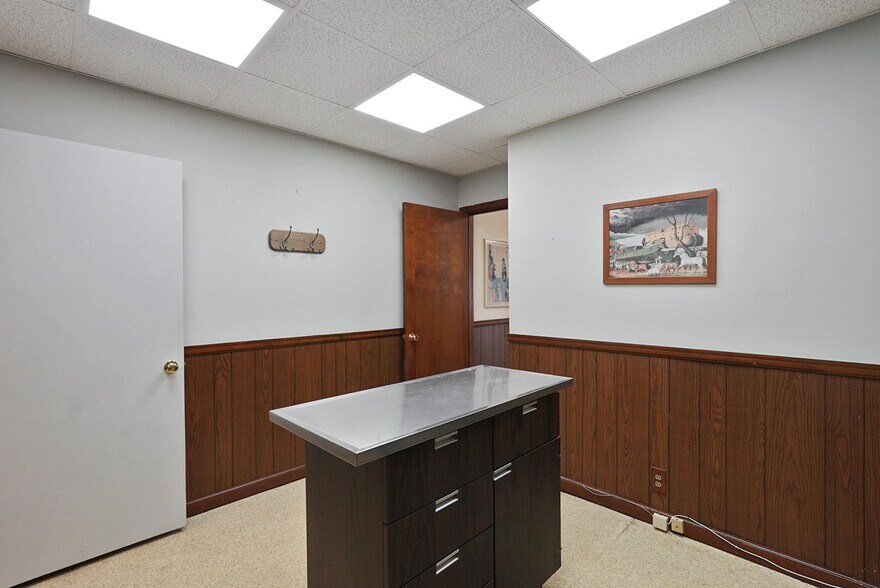 More Photos Of 1032 Columbus St, Harrisburg Office For Sale