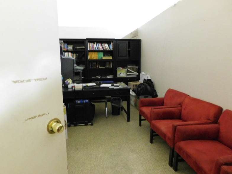 More Photos Of 890 E Sahara Ave, Las Vegas Religious Facility For Sale