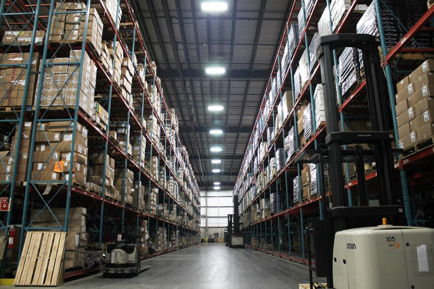 More Photos Of 1502 Bassett Ave, Bronx Distribution For Lease