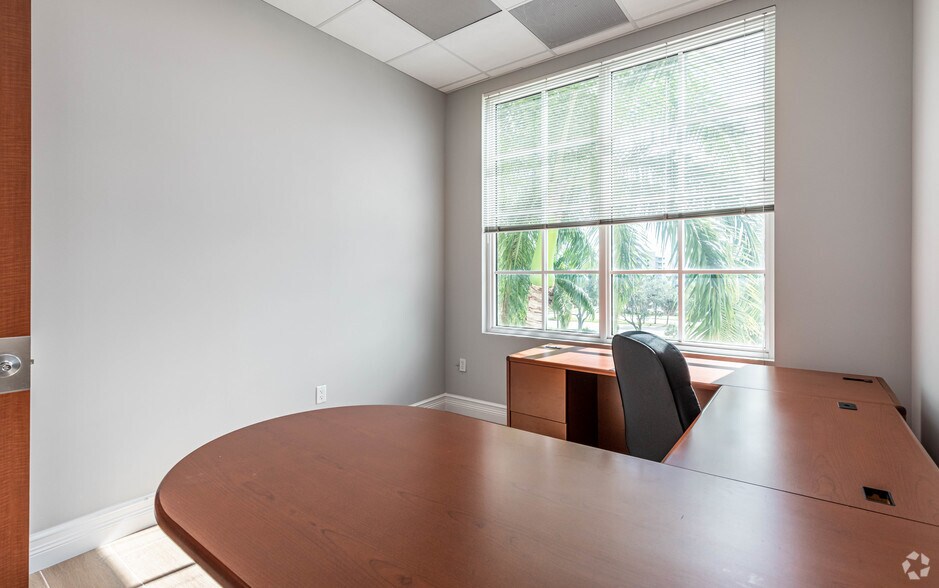 More Photos Of 6501 Congress Ave, Boca Raton Office For Lease